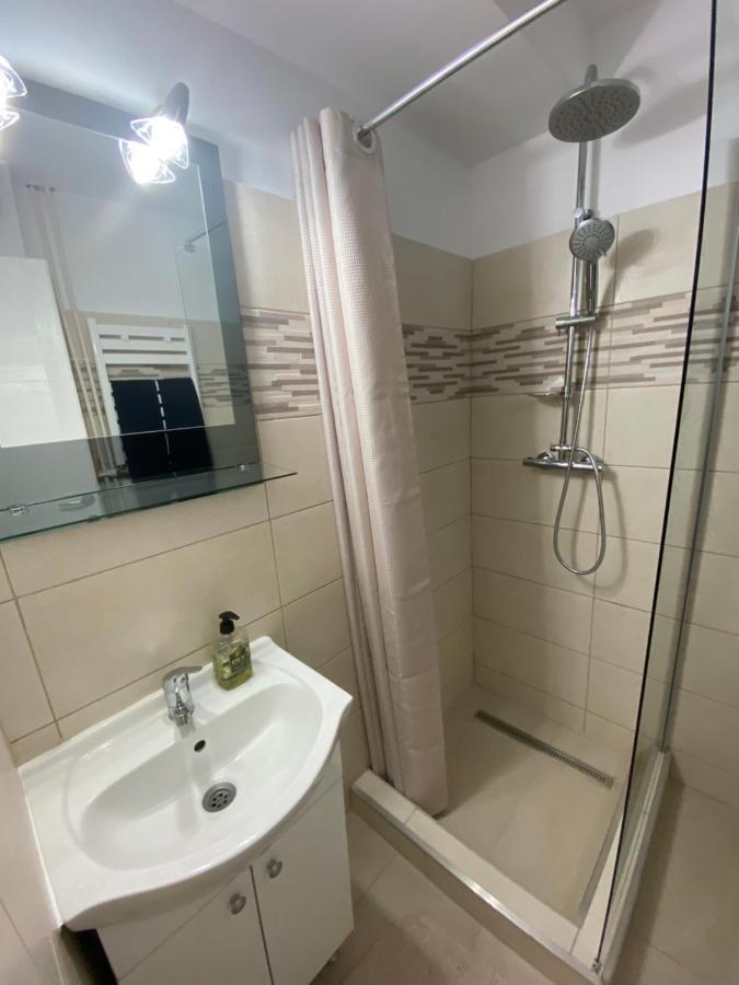 Piata Sudului Host Apartment Bukares Bagian luar foto