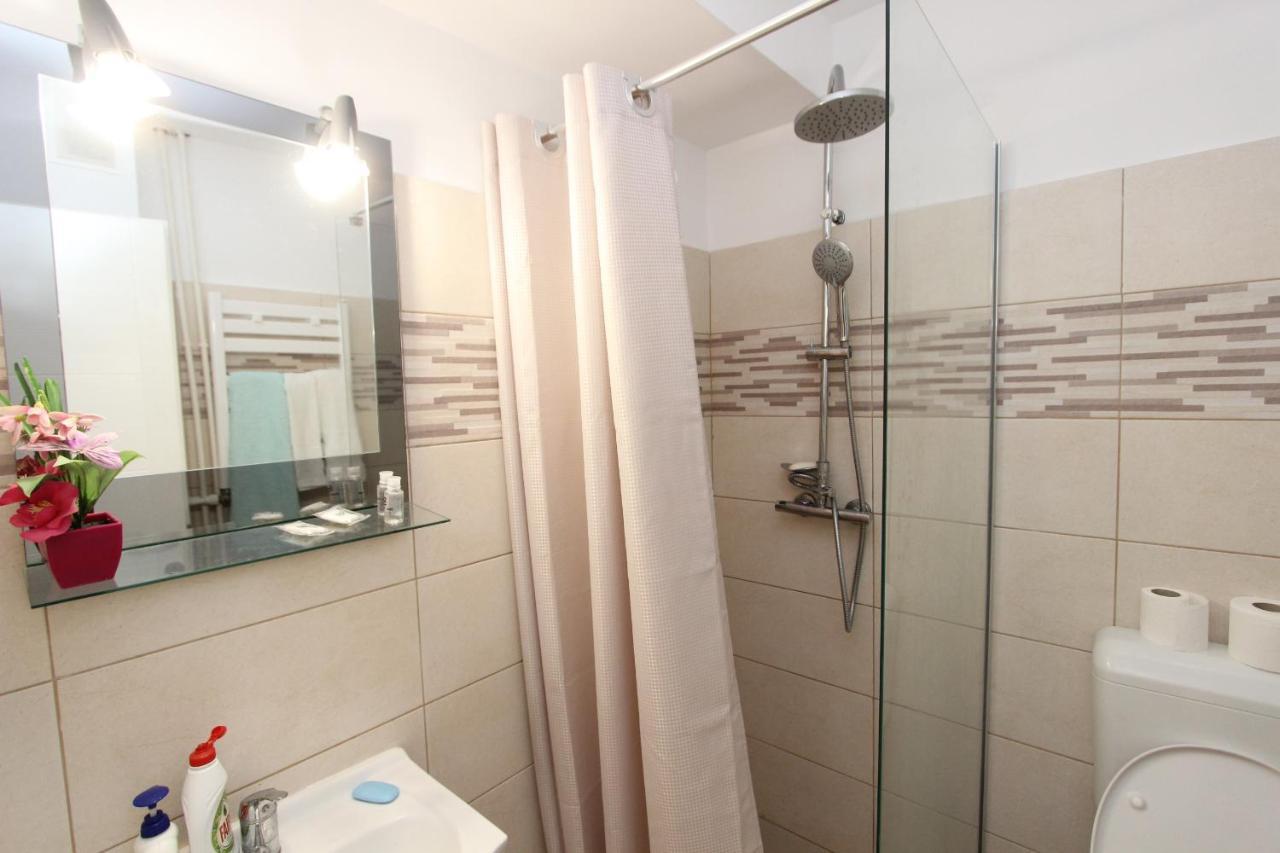 Piata Sudului Host Apartment Bukares Bagian luar foto